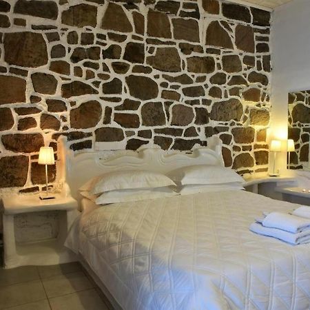 Adamas Hotel Exterior photo