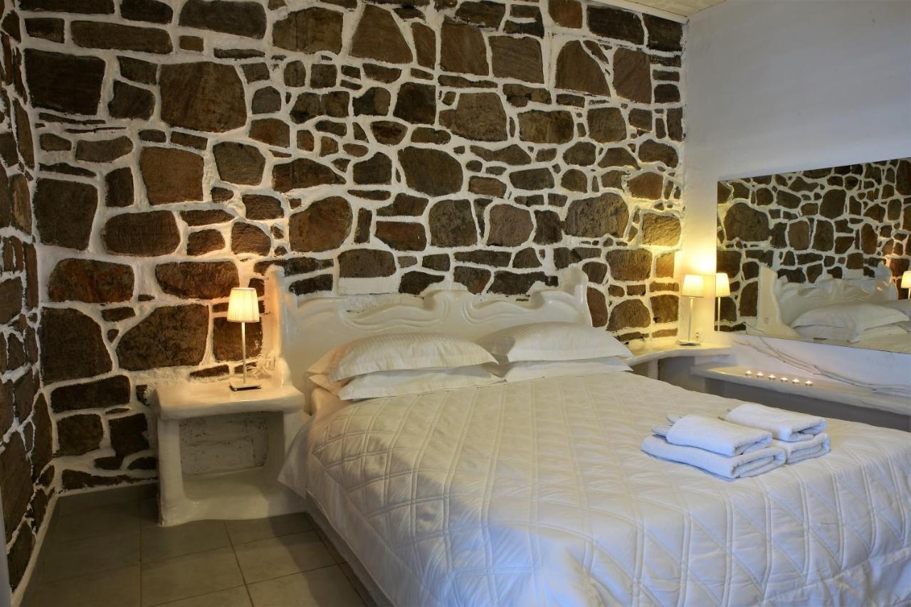 Adamas Hotel Exterior photo